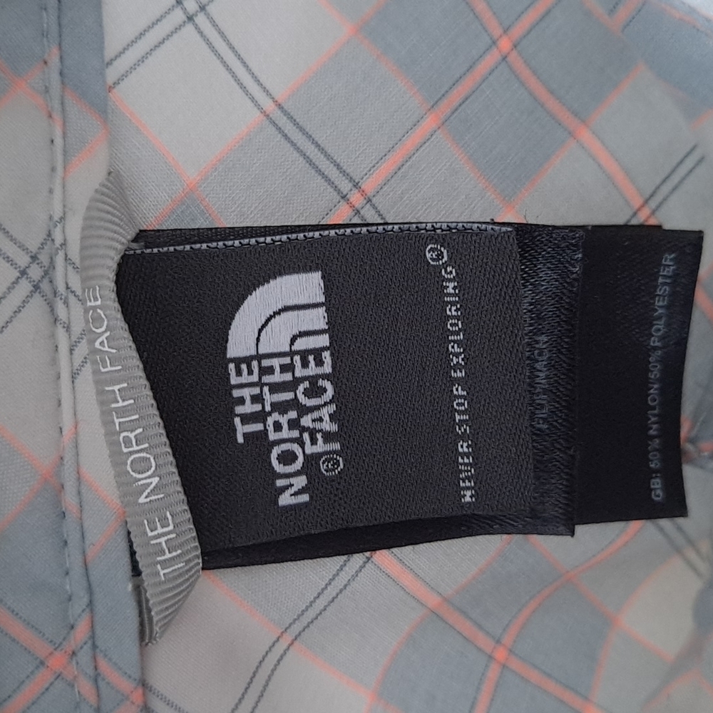 The North Face Women's Plaid Button-Up Camp Shirt | Size Small | Gray/Coral - Picture 7 of 9